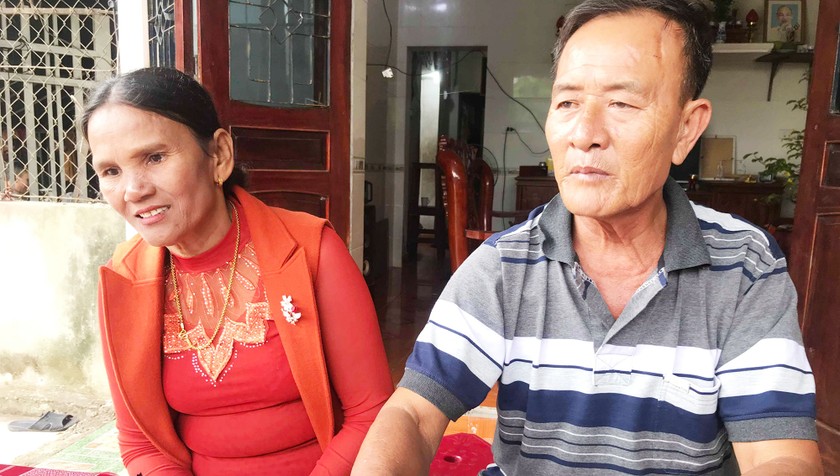 Ông Dương và người vợ người Campuchia trở về quê hương sau 26 năm gia đình nhận được giấy báo tử.