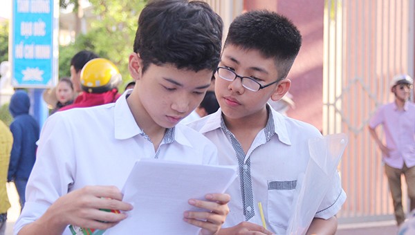 Các thí sinh dự thi trong kỳ thi tuyển sinh vào lớp 10 tại Nghệ An
