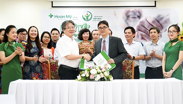 Lễ ký kết hợp tác toàn diện   giữa Bệnh viện Hữu Nghị Việt Đức và Bệnh viện Quốc tế Vinh diễn ra thành công tốt đẹp.
