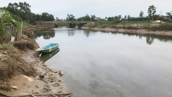 Đoạn sông Cầu Đông nơi người dân phát hiện có cá sấu bơi giữa dòng. 