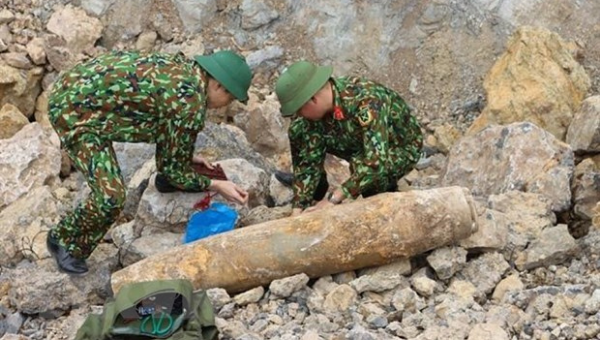 Ban Chỉ huy quân sự huyện Quỳnh Lưu phối hợp với Ban Công binh Bộ Chỉ huy quân sự tỉnh Nghệ An tiến hành hủy nổ thành công quả bom nặng hơn 113kg.