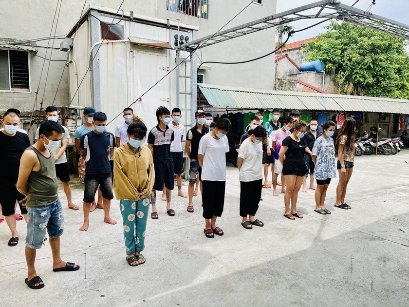 23 đối tượng sử dụng ma túy tại quán karaoke Gang Nam, xã Nga Phượng bị Công an huyện Nga Sơn bắt giữ. 