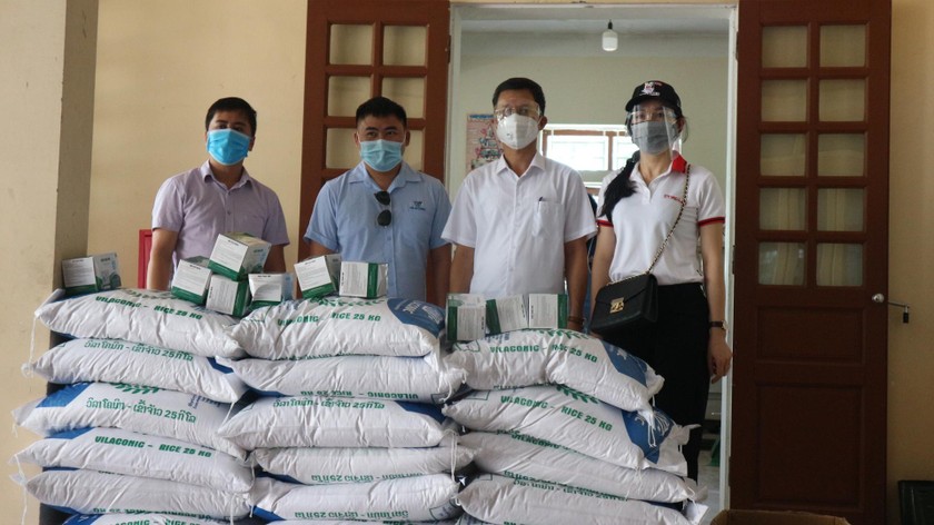 Văn phòng Đại diện báo PLVN "tiếp sức" cho tuyến đầu chống dịch COVID-19 tại Nghệ An.