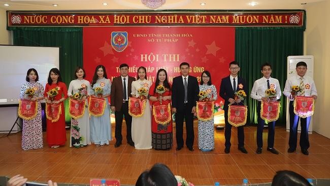 Không khí ngày Pháp luật Việt Nam tại các tỉnh Bắc Trung bộ