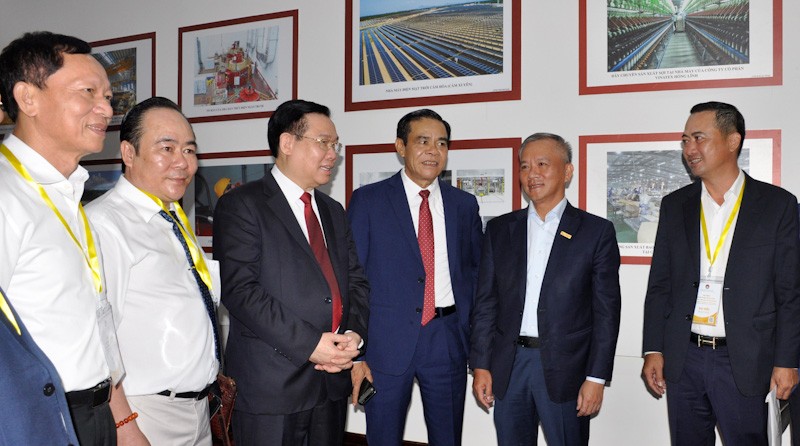Chủ tịch Quốc hội Vương Đình Huệ dự Hội nghị công bố Quy hoạch tỉnh và xúc tiến đầu tư vào Hà Tĩnh.