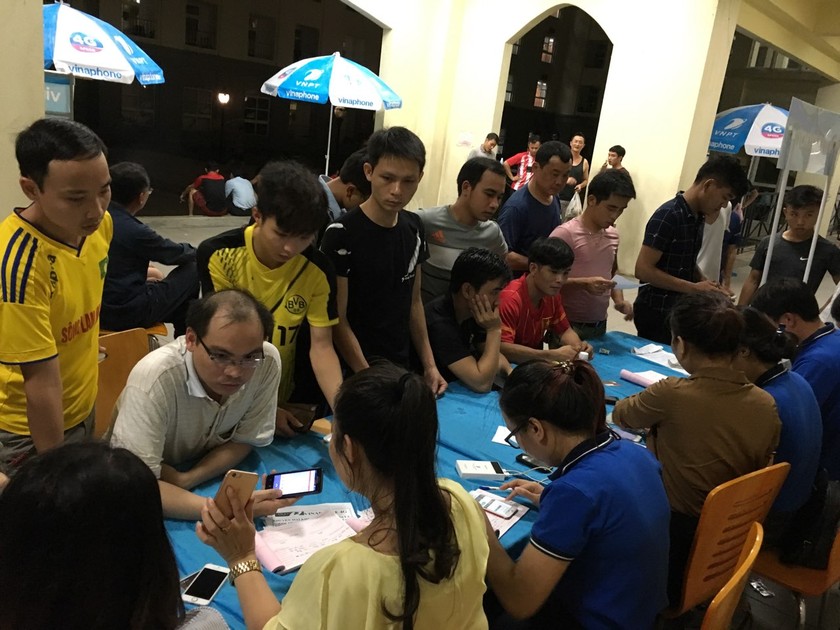 Hà Tĩnh: Nhiều nhà mạng bán chạy SIM sau bão