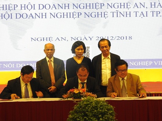 Ký kết thỏa thuận hợp tác chung giữa Chi hội Bắc Trung bộ của BAOOV với Hiệp hội Doanh nghiệp tỉnh Nghệ An.