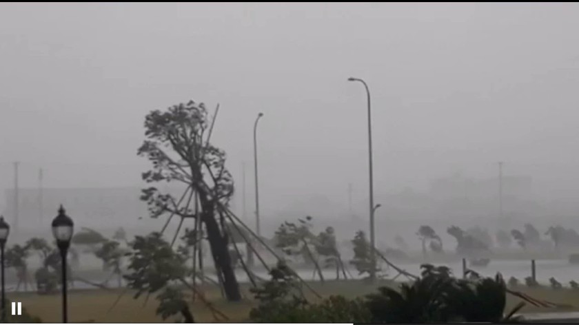 Cảng Vũng Áng mất điện, liên lạc gián đoạn do bão số 10