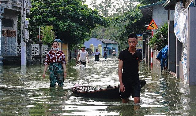 Tình trạng ngập lụt ở  Chương Mỹ, Hà Nội vẫn chưa giảm