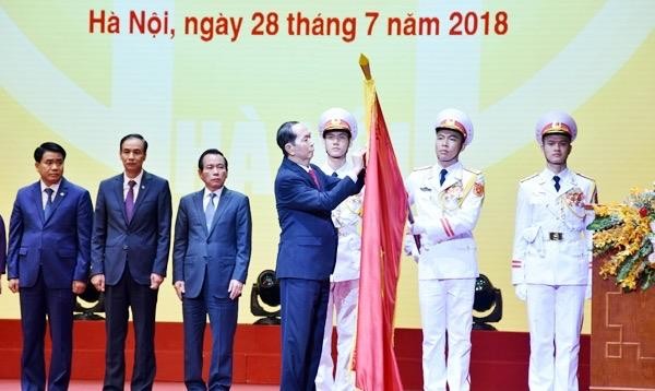 Chủ tịch nước Trần Đại Quang trao Huân chương Độc lập hạng Nhất cho TP.Hà Nội
