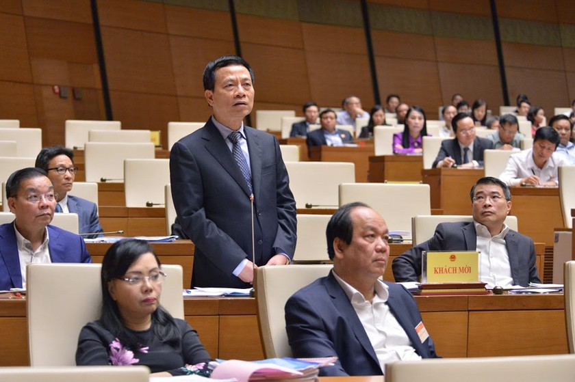 Bộ trưởng Bộ TT&TT Nguyễn Mạnh Hùng cho rằng cần có quy định cụ thể tin nào xấu, độc hại.