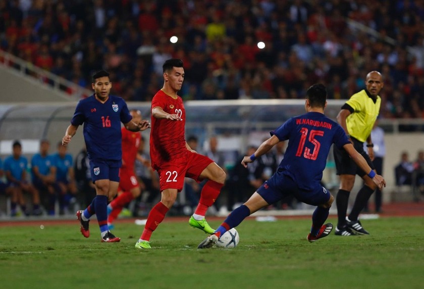 Khán giả chờ đợi một cuộc đối đầu giữa Việt Nam và Thái Lan tại AFF Cup năm nay