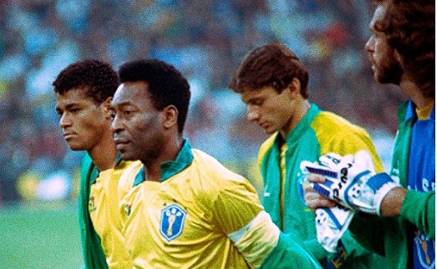 Pele trong màu áo đội tuyển Brazil