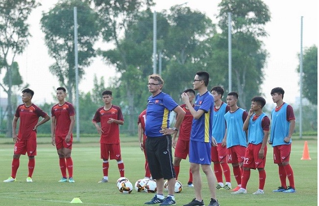 HLV Philippe Troussier triệu tập 36 cầu thủ cho đợt tập trung lần thứ 3 của ĐT U19 Việt Nam