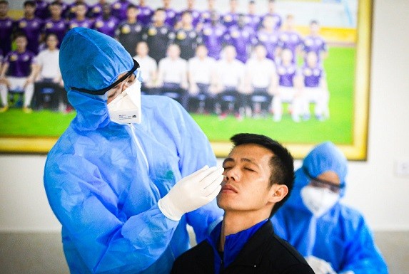 CLB Hà Nội tiến hành kiểm tra y tế cho cầu thủ.
