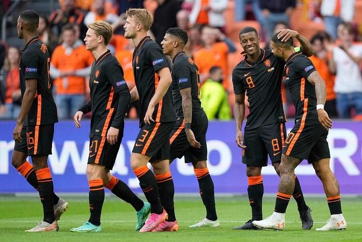 Lối chơi của Hà Lan đa dang, "biết mình biết người"