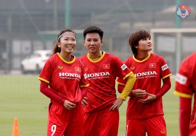 Huỳnh Như cùng các cầu thủ TP Hồ Chí Minh đã bắt đầu tập luyện cùng toàn đội.