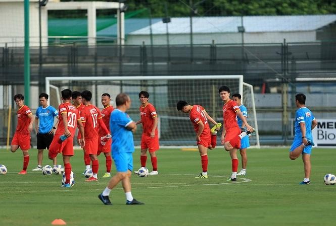 ĐT Việt Nam tiếp tục tập luyện để chuẩn bị cho chuyến đến làm khách trên sân ĐT Saudi Arabia – đối thủ đầu tiên của ĐT Việt Nam tại Vòng loại cuối FIFA World Cup 2022 khu vực châu Á.