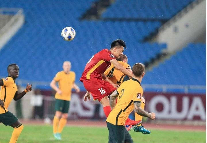 Thành Chung bị chấn thương trong trận gặp Australia
