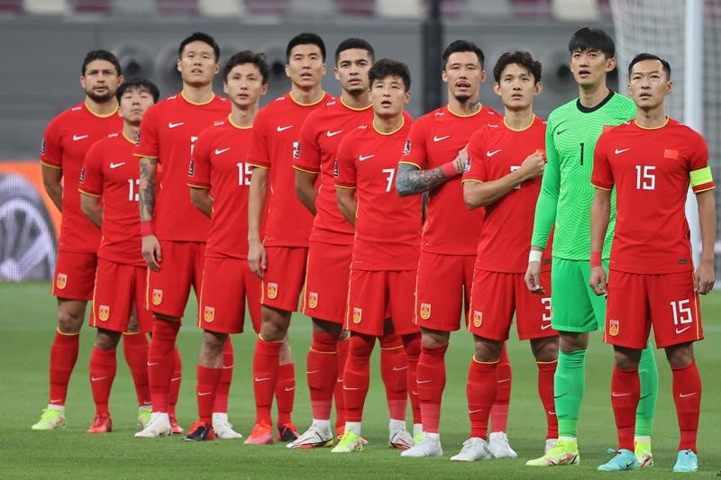 Wu Xi đeo băng đội trưởng đội tuyển Trung Quốc tại Vòng loại thứ 3 World Cup