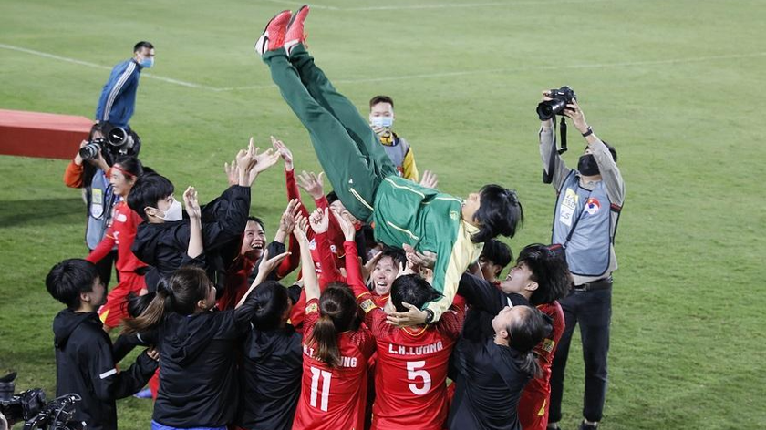 HLV Đoàn Kim Chi đã cân bằng thành tích của chính Hà Nội Watabe khi cả 2 đội đều có 10 lần vô địch ở giải.