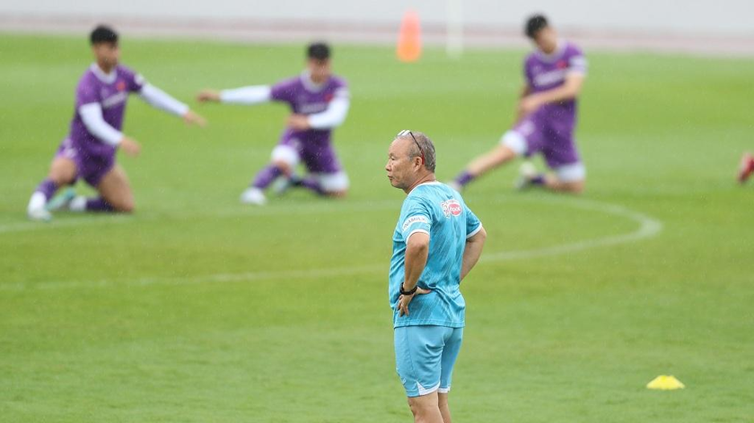 Thầy Park lo lăng về dinh dưỡng cho cầu thủ trước trận đấu bán kết với Thái Lan