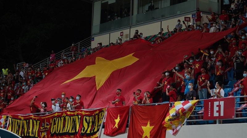 Người hâm mộ chờ đón chiến thắng của đội tuyển quốc gia Việt Nam