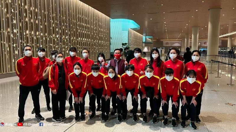 18 thành viên đội tuyển nữ Việt Nam đã đến Ấn Độ.
