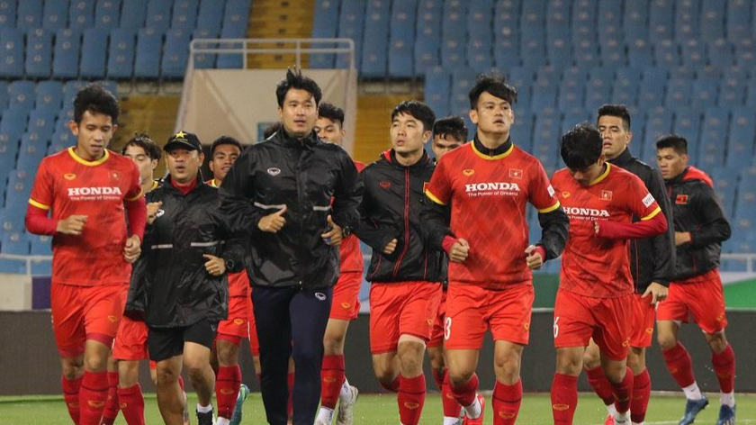 ĐT Việt Nam trở lại sân tập, dồn tâm sức cho trận tái đấu ĐT Trung Quốc ngày mùng 1 Tết.
