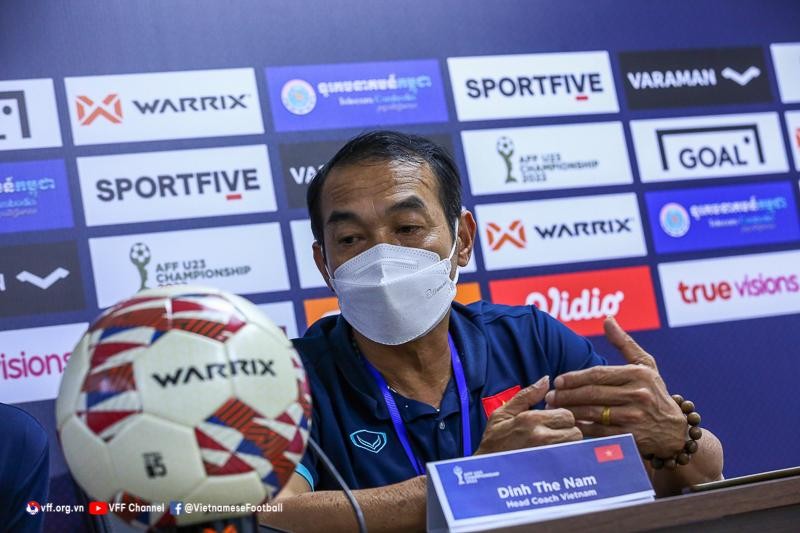 HLV Đinh Thế Nam: “U23 Việt Nam nỗ lực để có sự chuẩn bị tốt nhất cho trận chung kết”.