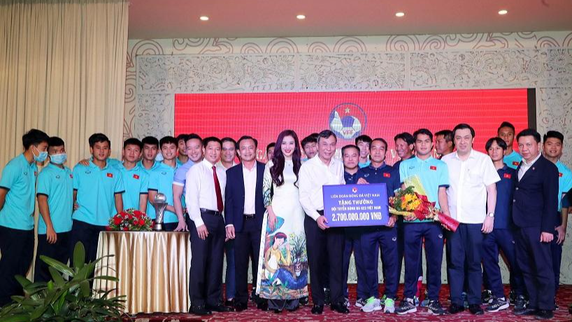 VFF đã trao số tiền thưởng 2,7 tỷ đồng cho U23 Việt Nam.