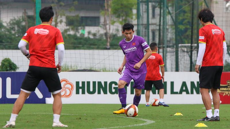 Tiền vệ Hai Long bắt nhịp nhanh với các đồng đội khi được triệu tập bổ sung vào U23 Việt Nam 