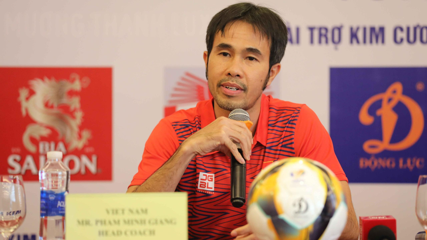 HLV trưởng Futsal Việt Nam Phạm Minh Giang. 