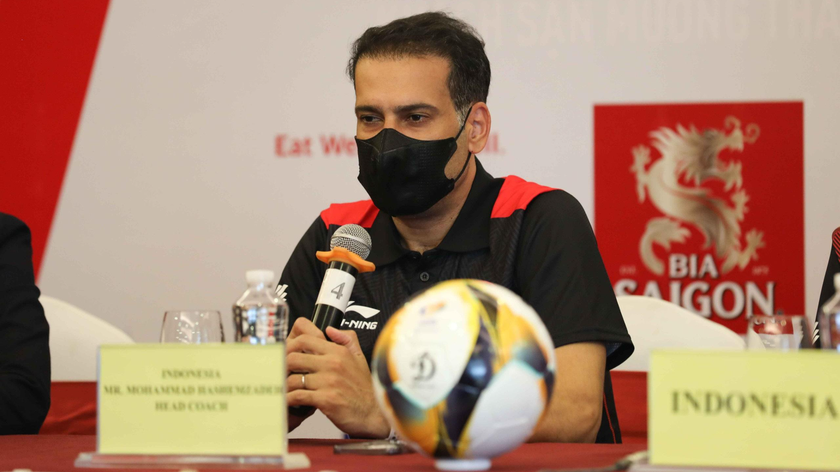 HLV trưởng ĐT Futsal Indonesia Mohammad Háhemzadeh.