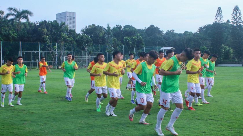 U19 Việt Nam tập buổi đầu tiên tại Jakarta 