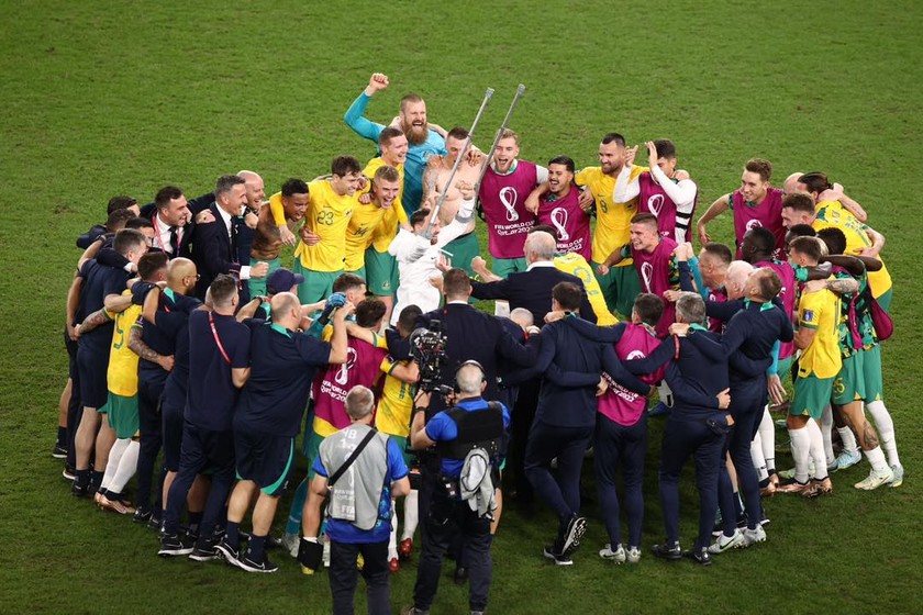 Hình ảnh ăn mừng như vô địch của đội tuyển Australia