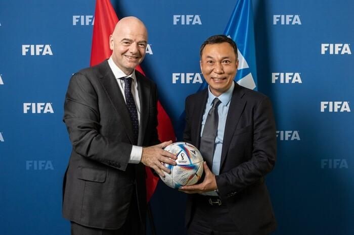 Chủ tịch Liên đoàn bóng đá Việt Nam Trần Quốc Tuấn và chủ tịch FIFA Gianni Infantino