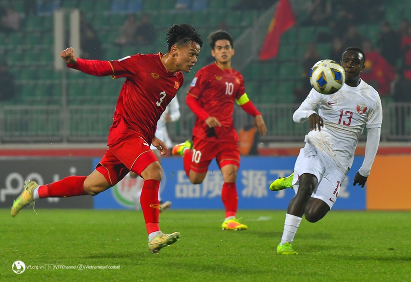  Hậu vệ Hồ Văn Cường trong trận đấu gặp U20 Qatar. (ảnh VFF) 