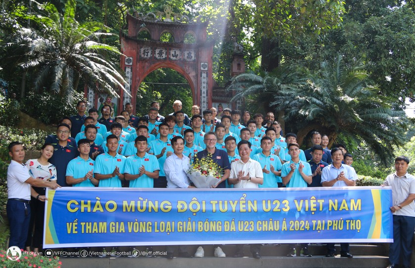Đội tuyển U23 Việt Nam dâng hương tưởng niệm các Vua Hùng, ảnh VFF 