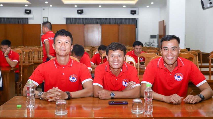 Bộ ba cựu tuyển thủ: Mai Tiến Thành, Phạm Thành Lương và Lê Phước Tứ. ảnh VFF 