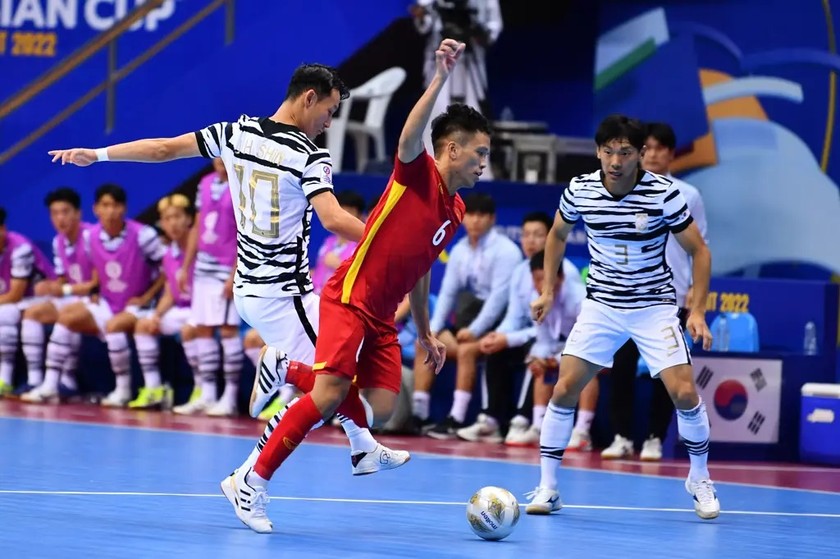 Phạm Đức Hòa cho biết mục tiêu của đội tuyển Việt Nam là giành được vé tham dự FIFA World Cup. Ảnh FIFA