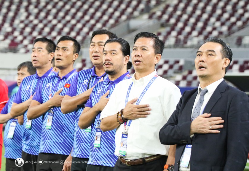 HLV Hoàng Anh Tuấn muốn tạo một dấu ấn trong cuộc đối đầu với U23 Iraq. Ảnh VFF