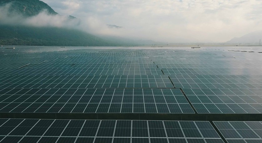 Nhà máy điện năng lượng mặt trời Sao Mai dưới chân núi Cấm