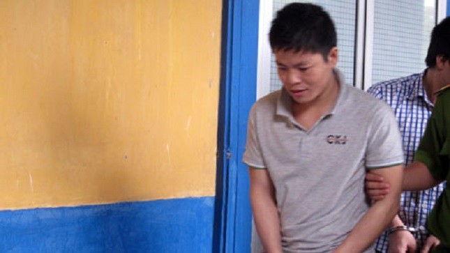 Nguyễn Văn Hiệp bị dẫn giải sau phiên tòa.