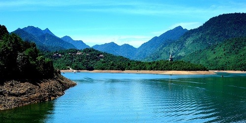 Sông núi Trường Sơn.