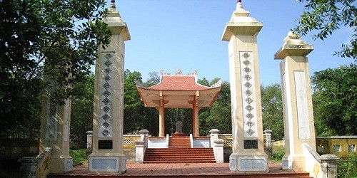 Đền thờ Nguyễn Hữu Cảnh trên núi An Mã thuộc xã Trường Thủy, huyện Lệ Thủy, Quảng Bình.