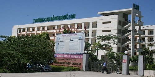 Ngôi trường nữ sinh Nguyễn Thị Thanh Hiệp theo học.