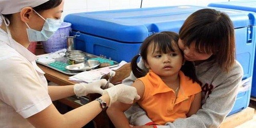 Bỏ tiền triệu  “săn”  vắc xin