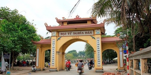 Cổng làng Đại Từ.