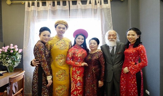 Đại gia đình chị Văn Thùy Dương.